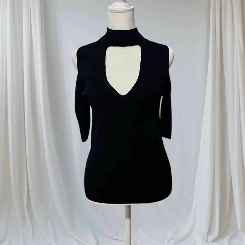 ((ITEM SOLD)) ‼️‼️Express Black Sleeveless Cutout Top